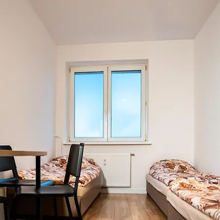 Chrzanowskiego Hostel *