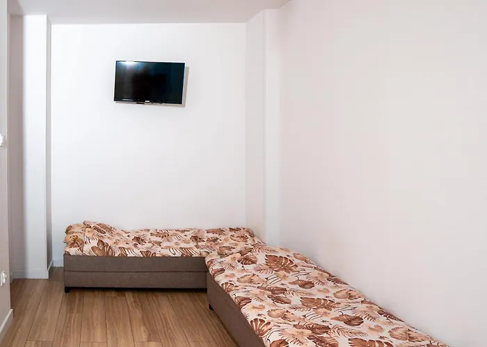 Chrzanowskiego Hostel